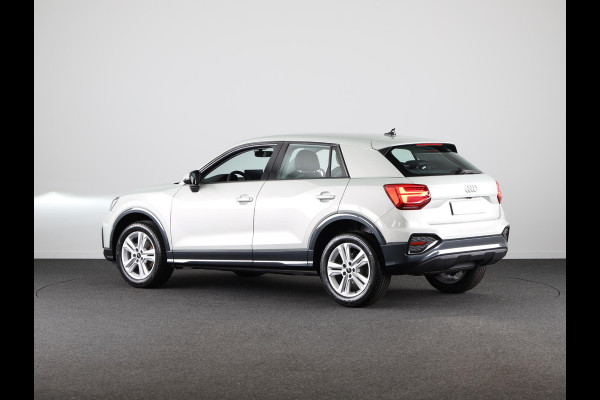 Audi Q2 35 TFSI Advanced edition adaptive cruise control, assistentiepakket parking, optiekpakket zwart