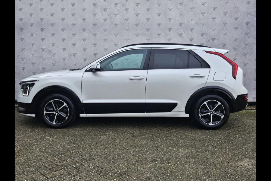 Kia Niro 1.6 GDi Hybrid DynamicPlusLine Automaat | Schuif-/Kanteldak | Camera | Navi | Leder | Stuur-/Stoelverwarming | Clima | Apple CarPlay/Android Auto | 16" Velgen | PDC | Cruise | LED |