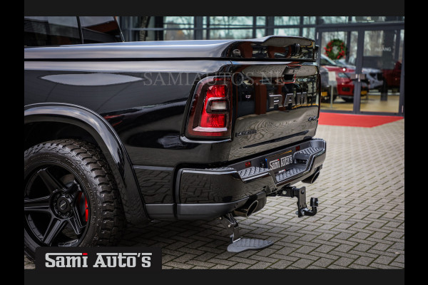 Dodge Ram NIGHT PREMIUM | BOM VOL + 14.4 INCH SCHERM | LUCHTVERING | HUD | HURRICAN 420PK 636 Nm | PRIJS MET LPG EN COVER EN GARANTIE | DUBBELE CABINE | PICK UP | 5 PERSOONS | DC | GRIJSKENTEKEN | VOORRAAD NR 2233 - 7672