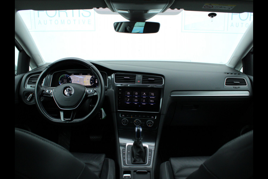 Volkswagen e-Golf e-Golf NL AUTO | VIRTUAL COCKPIT | LEDER | CAMERA | STOELVERW | ! 2DE PAASDAG GEOPEND VAN 10:00 T/M 17:00 UUR !