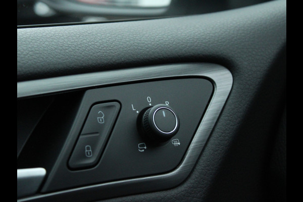 Volkswagen e-Golf e-Golf NL AUTO | VIRTUAL COCKPIT | LEDER | CAMERA | STOELVERW | ! 2DE PAASDAG GEOPEND VAN 10:00 T/M 17:00 UUR !