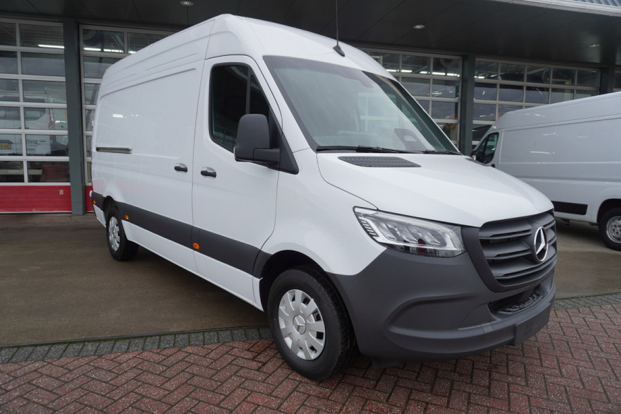 Mercedes-Benz Sprinter 317 CDI 170PK L2H2 Pro automaat Schuifdeur links en Rechts Nr. V041 | Trekhaak 3.500KG | Climate | Cruise | Apple/Android | Blis | Camera