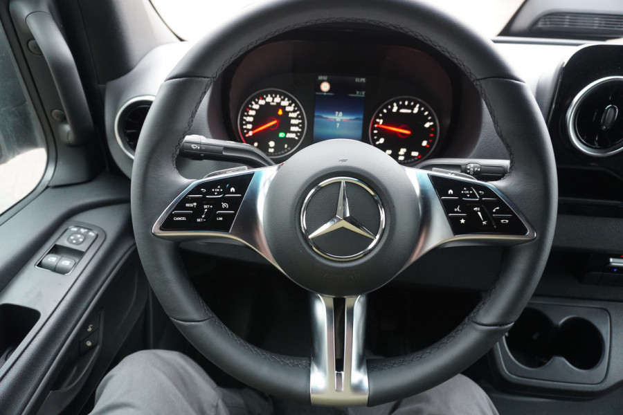 Mercedes-Benz Sprinter 317 CDI 170PK L2H2 Pro automaat Schuifdeur links en Rechts Nr. V041 | Trekhaak 3.500KG | Climate | Cruise | Apple/Android | Blis | Camera