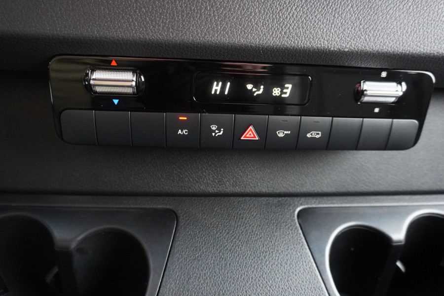 Mercedes-Benz Sprinter 317 CDI 170PK L2H2 Pro automaat Schuifdeur links en Rechts Nr. V041 | Trekhaak 3.500KG | Climate | Cruise | Apple/Android | Blis | Camera