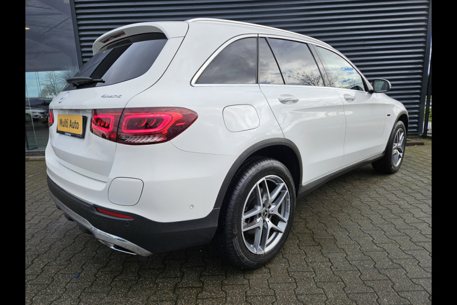 Mercedes-Benz GLC 300e 4MATIC AMG Plug In Hybrid Dealer O.H PHEV | Apple Carplay | Camera | Alcantara Sportstoelen Verwarmd | 19"L.M | Navi | DAB |