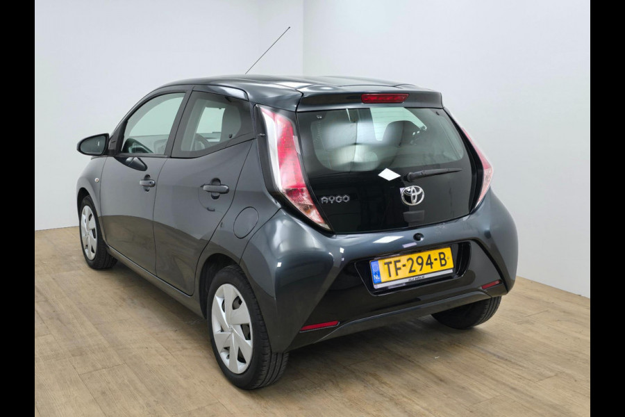 Toyota Aygo Occasion x-play met parkeercamera en navigatie | Tweedehands Toyota Aygo in antracietgrijs | Dealeronderhouden | Bovag