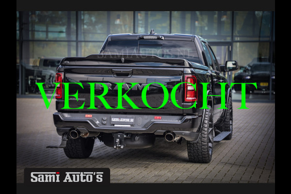 Dodge Ram NIGHT PREMIUM 2025 | BOM VOL + 14.4 INCH SCHERM | LUCHTVERING | HUD | HURRICAN 420PK 636 Nm | PRIJS MET LPG EN COVER EN GARANTIE DUBBELE CABINE | PICK UP | 5 PERSOONS | DC | GRIJSKENTEKEN | VOORRAAD NR 2214 - 4963