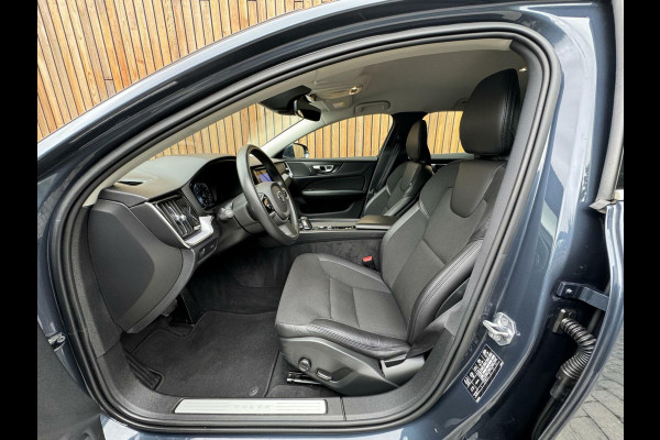 Volvo V60 2.0 B3 Business Pro Automaat | Navigatie | Camera | Half lederen/stof bekleding | Pilot Assist en Adaptieve Cruise control | Sto