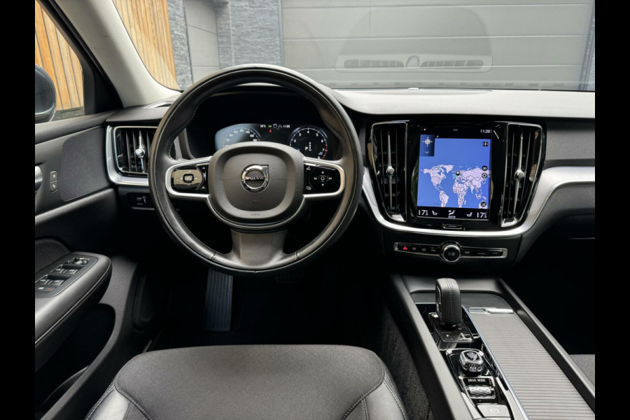 Volvo V60 2.0 B3 Business Pro Automaat | Navigatie | Camera | Half lederen/stof bekleding | Pilot Assist en Adaptieve Cruise control | Sto