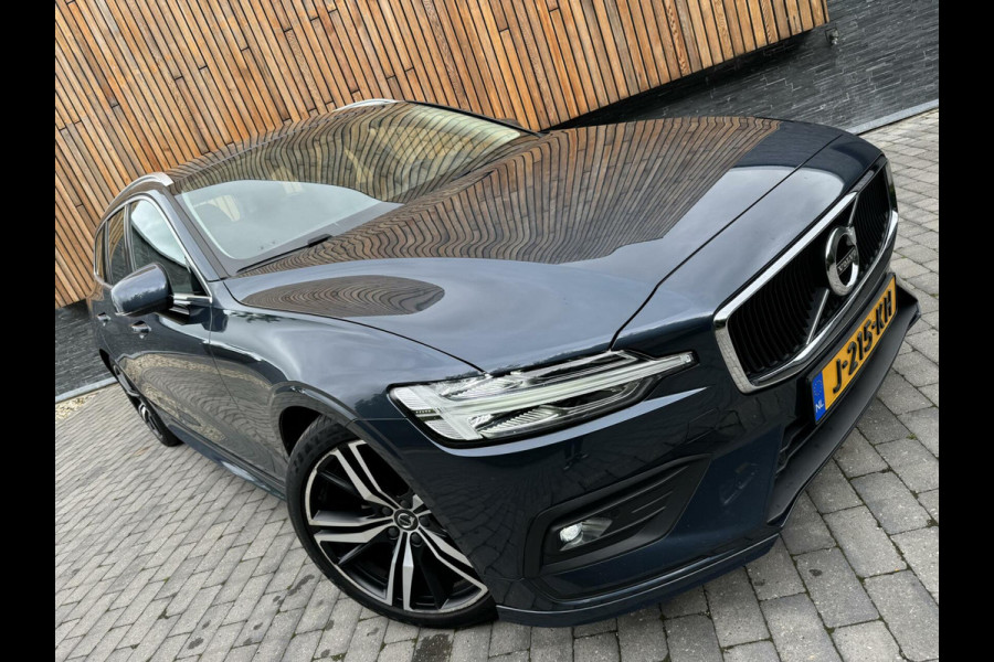 Volvo V60 2.0 B3 Business Pro Automaat | Navigatie | Camera | Half lederen/stof bekleding | Pilot Assist en Adaptieve Cruise control | Sto