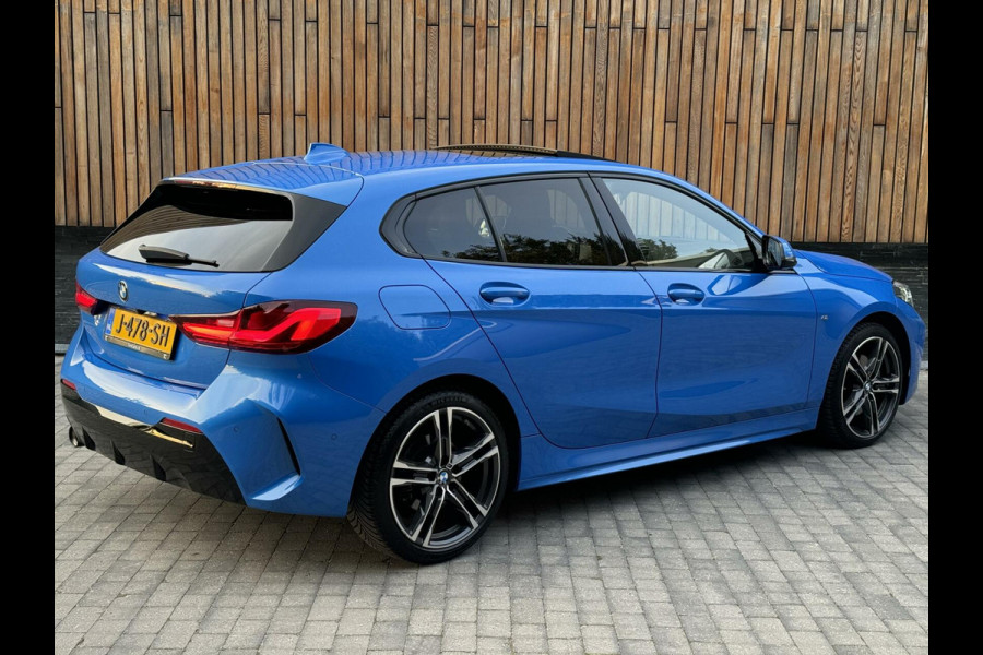 BMW 1-serie 118i M-sport Automaat | Panoramadak | Alcantara | HiFi | DAB | Achteruitrijcamera | LED | Stoel en stuurverwarming | Keyless ent