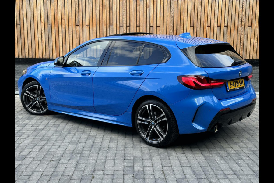 BMW 1-serie 118i M-sport Automaat | Panoramadak | Alcantara | HiFi | DAB | Achteruitrijcamera | LED | Stoel en stuurverwarming | Keyless ent