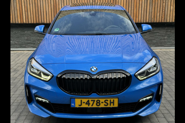 BMW 1-serie 118i M-sport Automaat | Panoramadak | Alcantara | HiFi | DAB | Achteruitrijcamera | LED | Stoel en stuurverwarming | Keyless ent