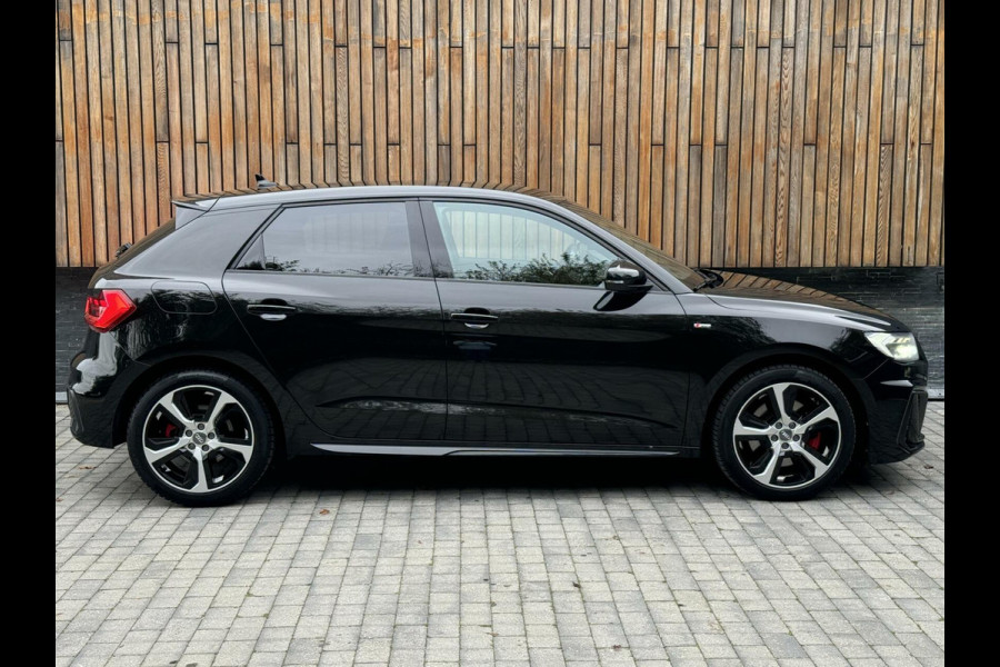 Audi A1 Sportback 30 TFSI S Line Automaat | Apple CarPlay | LED verlichting | Parkeersensoren achter | Rode remklauwen | Airconditioning