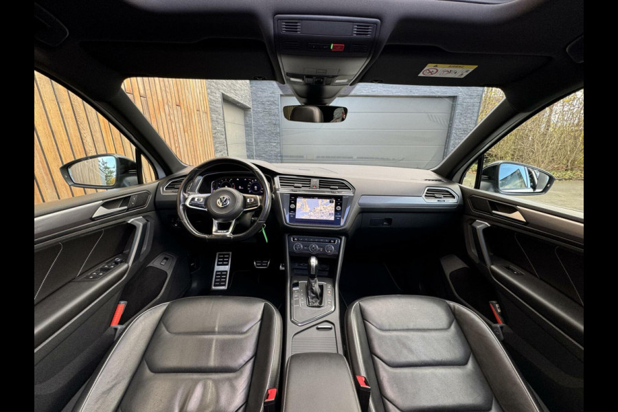 Volkswagen Tiguan 1.5 TSI R-line Automaat | Panorama | Leer | LED Verlichting | Actief Demping Systeem | Achteruitrijcamera | Black Style | 20 inc