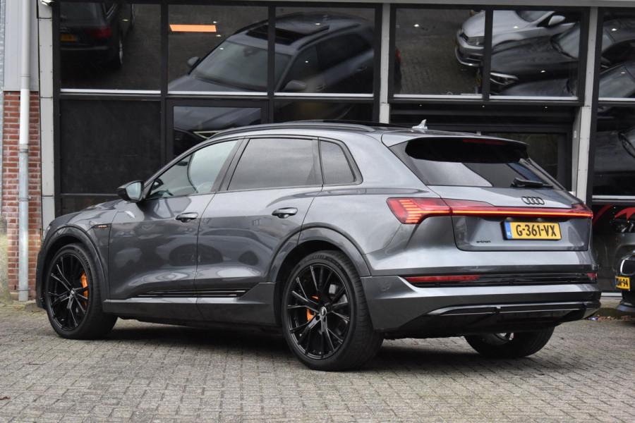 Audi e-tron e-tron 50 quattro Launch edition Black 71 kWh Pano Lane ACC Luchtvering