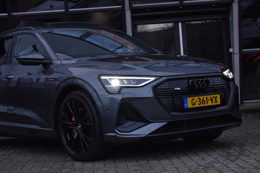 Audi e-tron e-tron 50 quattro Launch edition Black 71 kWh Pano Lane ACC Luchtvering