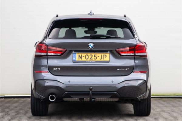 BMW X1 sDrive18i M-Sport, High Executive, Leder, Sportstoelen, 2021