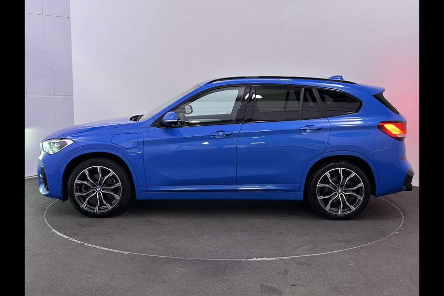 BMW X1 xDrive25e M Sport Plug In Hybrid Dealer O.H PHEV | Trekhaak Afn. | Harman Kardon |  19"L.M | Camera | Stuur & Stoelverwarming | Navi Pro | DAB |