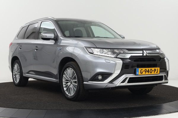 Mitsubishi Outlander 2.4 PHEV Pure+ | Carplay | Trekhaak | Half leder | Camera | Climate control | Cruise control | DAB