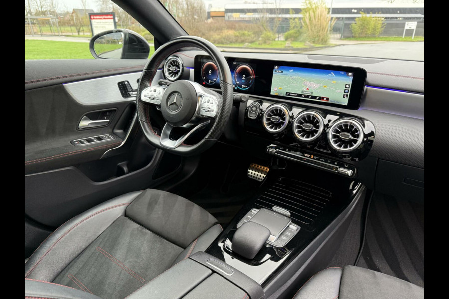 Mercedes-Benz CLA-Klasse Shooting Brake 250 e AMG CLA250e Panoramadak|Camera 360°|Keyless|AppleCarplay|DAB+|LED MultiBeam|Sfeerverlichting