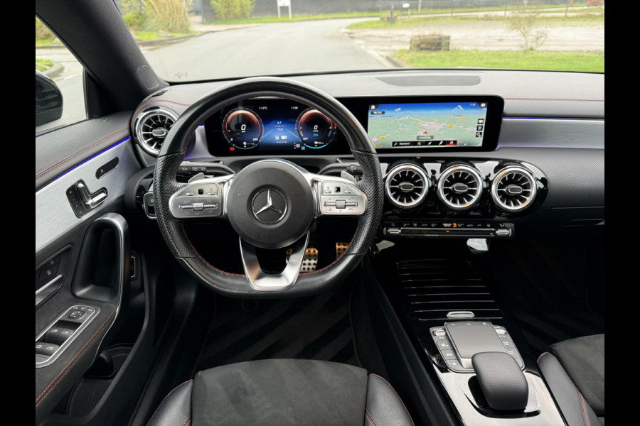 Mercedes-Benz CLA-Klasse Shooting Brake 250 e AMG CLA250e Panoramadak|Camera 360°|Keyless|AppleCarplay|DAB+|LED MultiBeam|Sfeerverlichting