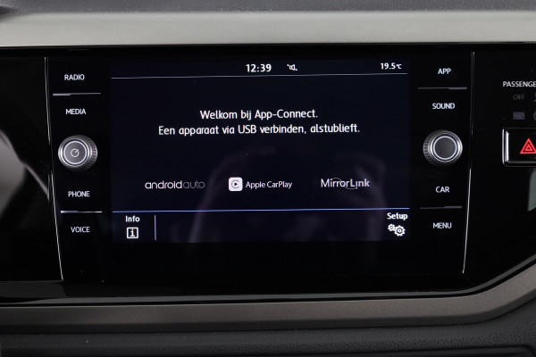 Volkswagen Polo 1.0 TSI Comfortline 95 pk | Navigatie via App | Parkeersensoren | Adaptieve cruise control | Airco | Apple Carplay/Android Auto |