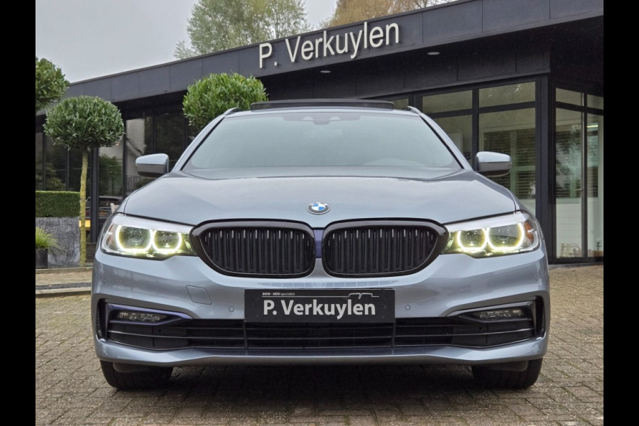 BMW 5 Serie 520i SPORTLINE I PANORAMA I SPORTSTOELEN I CAMERA I TREKHAAK I