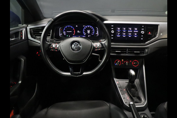 Volkswagen Polo 1.0 TSI Sport [SCHUIFKANTELDAK, ADAPTIVE CRUISE, APPLE CARPLAY, CAMERA, DIGITAL DASH, TREKHAAK, HALF LEDER, NIEUWSTAAT]