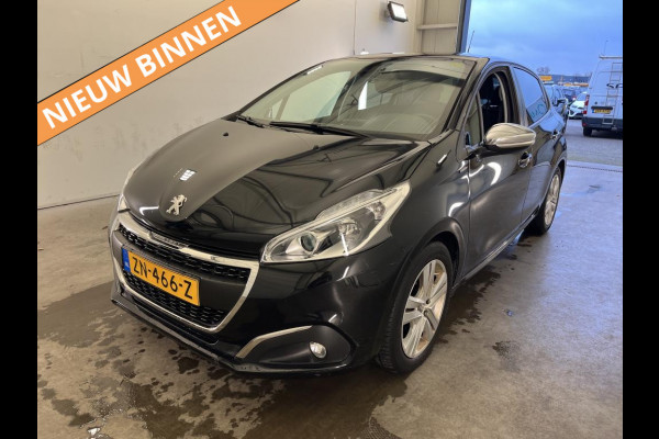 Peugeot 208 1.2 PureTech Signature [PDC ACHTER, NAVIGATIE, CRUISE, AIRCO, NIEUWSTAAT]