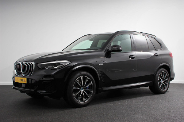 BMW X5 xDrive45e M Sport High Executive 394pk | Lederen Bekleding | Schuif-Panorama dak | Navigatie | Lichtmetalen velgen 20" | Camera