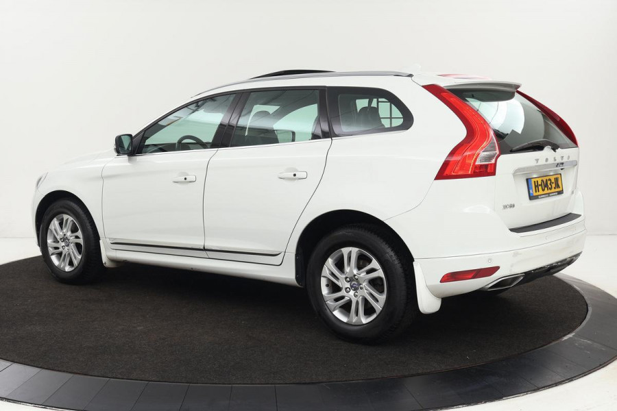 Volvo XC60 2.4 D4 Summum | Panoramadak | Adaptive cruise | Leder | Camera | Trekhaak | Keyless | Xenon | Stoelverwarming | Memory