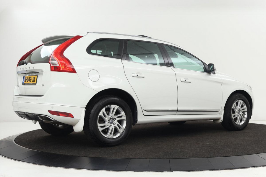 Volvo XC60 2.4 D4 Summum | Panoramadak | Adaptive cruise | Leder | Camera | Trekhaak | Keyless | Xenon | Stoelverwarming | Memory