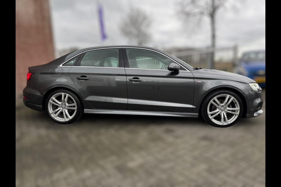 Audi A3 Limousine 35 TFSI CoD Advance Sport 2X S-LINE / NL / VIRTUAL COCKPIT / LED / ECC / STOELVERWARMING / PDC / 150PK