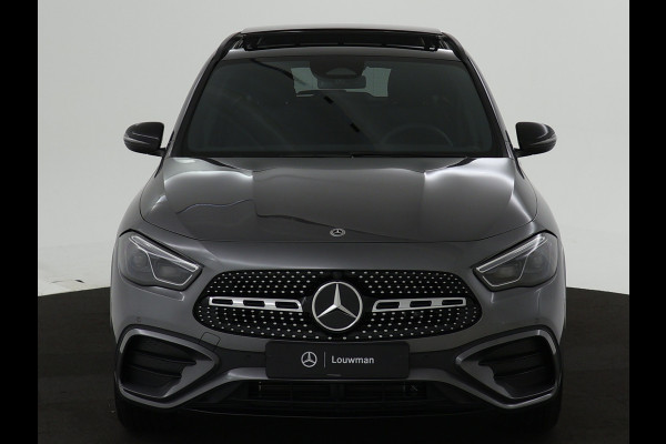 Mercedes-Benz GLA 250 e Star Edition AMG Line | Trekhaak | Nightpakket | Keyless-Go comfortpakket | Parkeerpakket met achteruitrijcamera | USB-pakket plus | EASY PACK achterklep | Verwarmde stoelen vooraan | Dodehoekassistent |