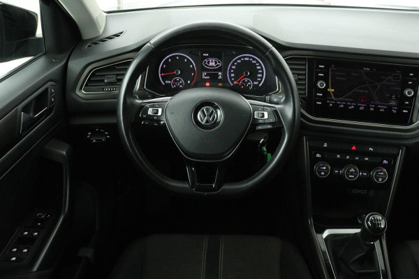 Volkswagen T-Roc 1.0 TSI Style | Carplay | Navigatie | Adaptive cruise | Trekhaak | Climate control | Bluetooth | PDC | LED