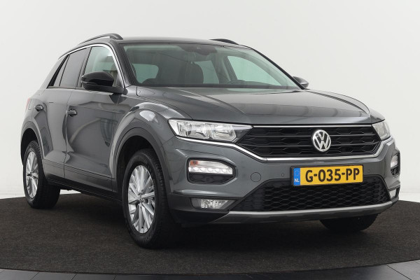 Volkswagen T-Roc 1.0 TSI Style | Carplay | Navigatie | Adaptive cruise | Trekhaak | Climate control | Bluetooth | PDC | LED