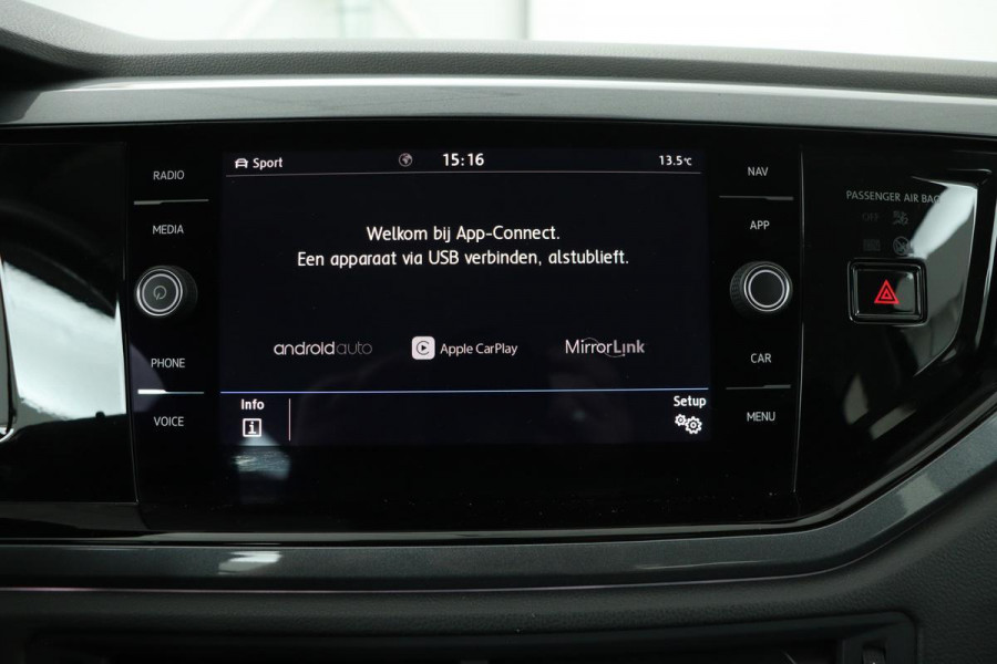 Volkswagen Polo 1.0 TSI Highline | Automaat | Carplay | Adaptive cruise | PDC | Climate control | DAB | Bluetooth