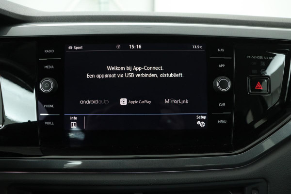 Volkswagen Polo 1.0 TSI Highline | Automaat | Carplay | Adaptive cruise | PDC | Climate control | DAB | Bluetooth