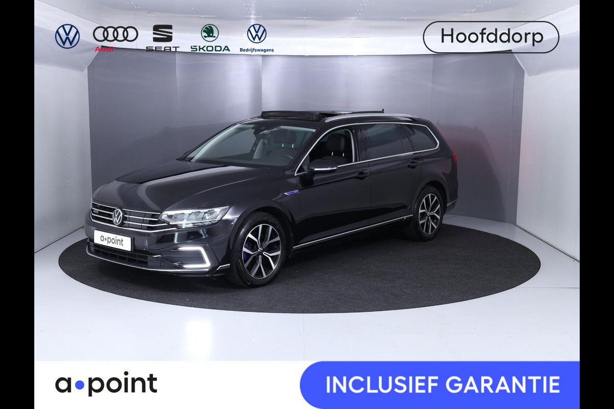 Volkswagen Passat Variant 1.4 TSI PHEV GTE Business 218 pk Automaat (DSG) | Navigatie | Panoramadak | Parkeersensoren | Achteruitrijcamera | Stoelverwarming v/a | Lederen bekleding |