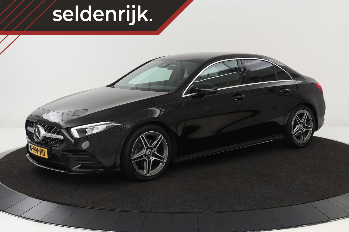 Mercedes-Benz A-Klasse 200 AMG | Stoelverwarming | Carplay | Widescreen | Camera | Full LED | Leder/Alcantara | Park Assist