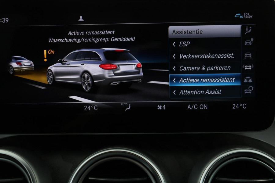 Mercedes-Benz C-Klasse 300e AMG | Dealer onderhouden | Panoramadak | Stoelverwarming | Carplay | Matrix LED | Sfeerverlichting | 360 camera | Navigatie