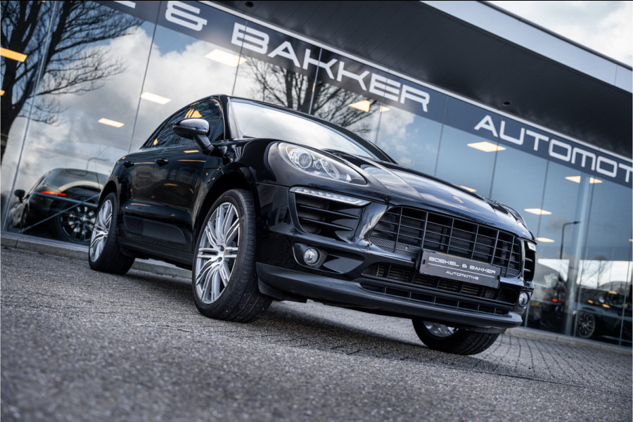 Porsche Macan 2.0 Turbo - 21inch - Luchtvering - Trekhaak - Camera Origineel NL - Dealer onderhouden - NAP!