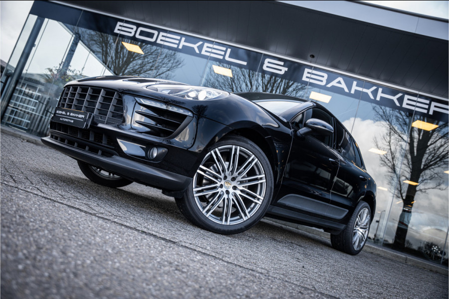 Porsche Macan 2.0 Turbo - 21inch - Luchtvering - Trekhaak - Camera Origineel NL - Dealer onderhouden - NAP!