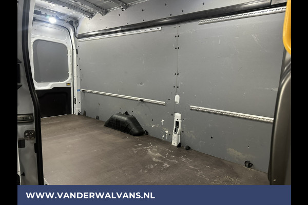 Ford Transit 2.0 TDCI 130pk **BPM VRIJ voor de Ondernemer** L4H3 Euro6 Airco | Camera | Navigatie | Apple Carplay Android Auto, Cruisecontrol, Parkeersensoren, Bijrijdersbank, Stoelverwarming, verwarmde voorruit