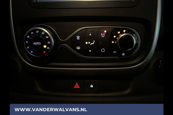 Renault Trafic 2.0 dCi 120pk **BPM VRIJ voor de Ondernemer** L2H1 Euro6 Airco | LED | Navigatie | LM Velgen | Camera | Cruisecontrol Sidebars, LM velgen, Parkeersensoren, Bijrijdersbank