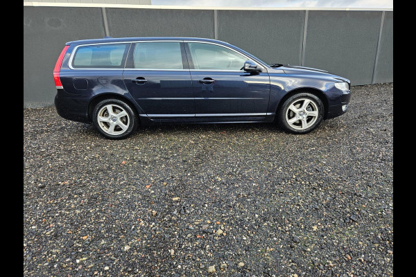 Volvo V70 2.0 D3 Polar+ AUT.LEDER-NAVI-XENON-TREKHAAK