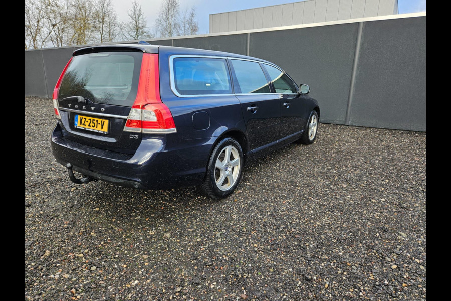 Volvo V70 2.0 D3 Polar+ AUT.LEDER-NAVI-XENON-TREKHAAK