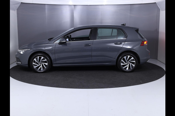 Volkswagen Golf 1.4 eHybrid Style 204 pk Automaat (DSG) | Navigatie | Parkeersensoren | Adaptieve cruise control | Stoelverwarming |