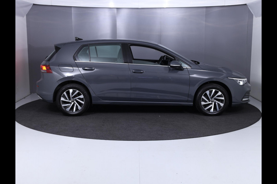 Volkswagen Golf 1.4 eHybrid Style 204 pk Automaat (DSG) | Navigatie | Parkeersensoren | Adaptieve cruise control | Stoelverwarming |